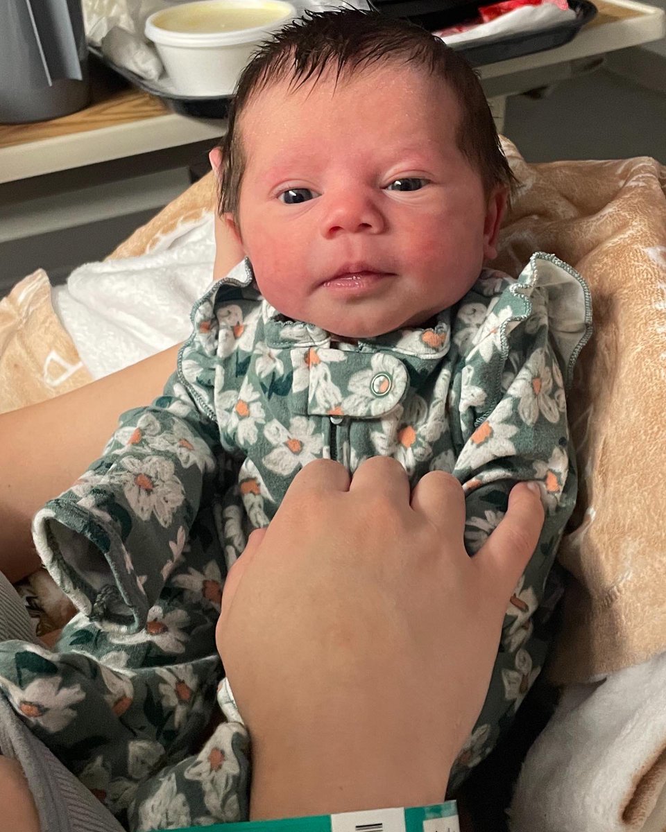 Brendummmm's tweet photo. Something perfect was born 12/2722 💕 Emrie Marie Richard! https://t.co/Cil6QaJk7D