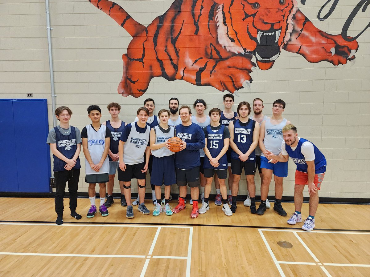 biggmaxx's tweet photo. Some Christmas traditions are better than others. No offence, turnips. #TigerAlumni #SVRSS https://t.co/CIOnl2JTgy