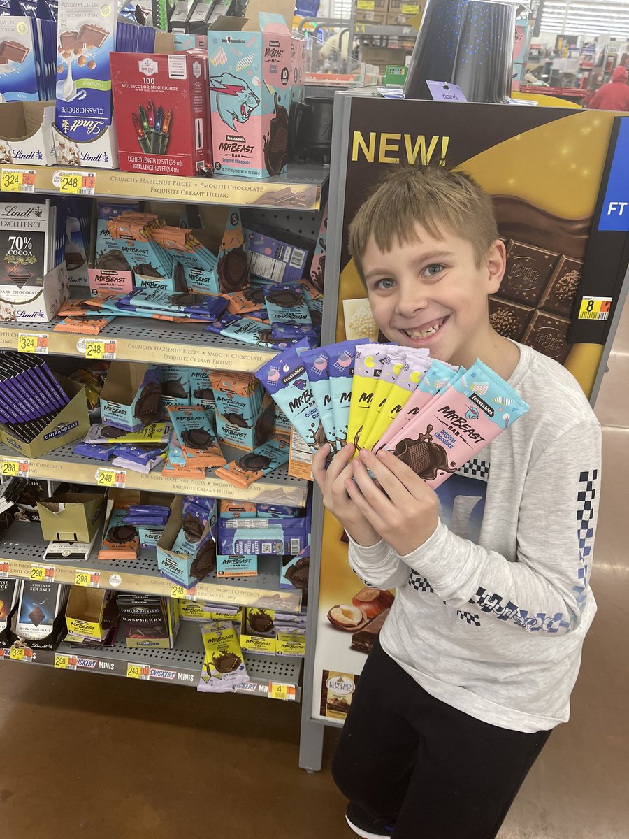 tom46598212's tweet photo. @MrBeast You have no idea how happy he was! https://t.co/gxNZMpK8OC