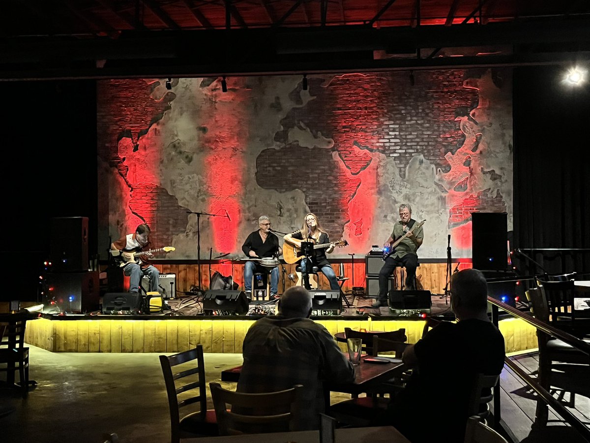 Happening now at Bayboro Brewing: Gale Trippsmith with Lenny Austin, Vinnie Seplesky, Joey Interrqnte PLuS a new Hideaway Lite beer on tap and available by the bucket!