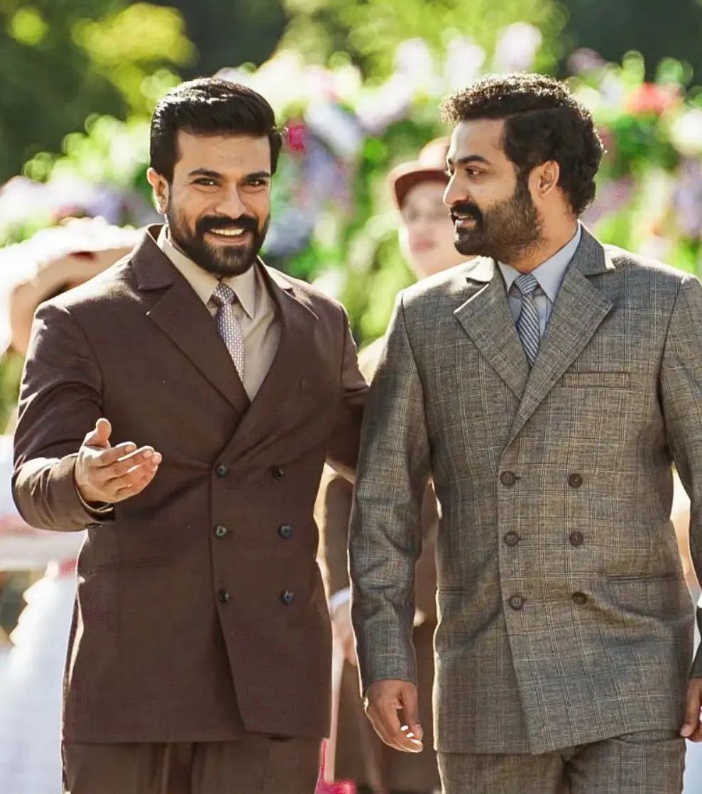 2022年のゴールデングローブ賞はTV中継無のクローズドなイベントだったから、2023年は華々しく復活したいでしょ。二人はタキシードかしら☺️ステージパフォーマンスで踊れば視聴率はうなぎ上り、RRRチームとしてはオスカーのノミネートの後押しになるからWinWinだね😁🕺🕺