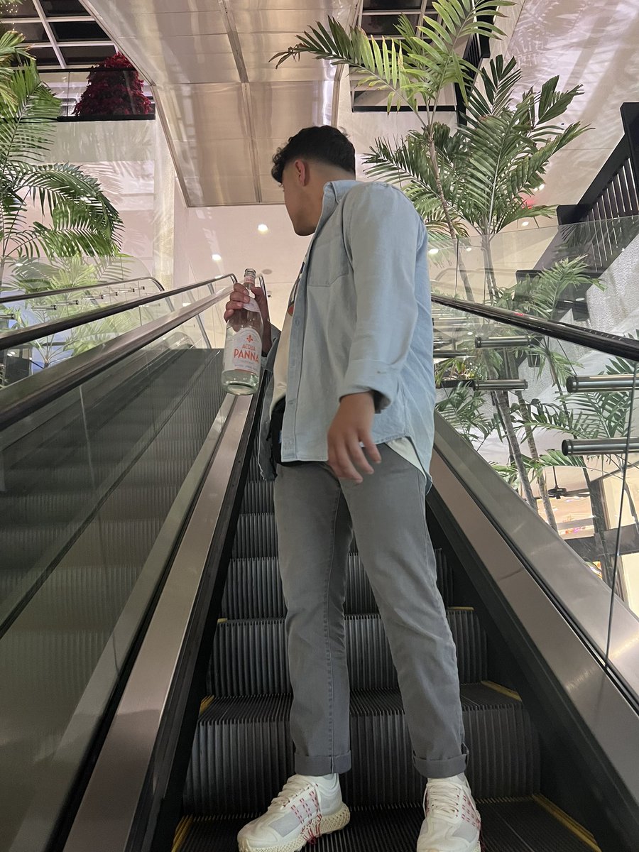 nickrgrs's tweet image. my type of friday… acqua panna supremacy, fanny pack nationalism, twin turbo acceleration, anabolic lamb chop respecting, italian shorty photographer

now to sleep at 9