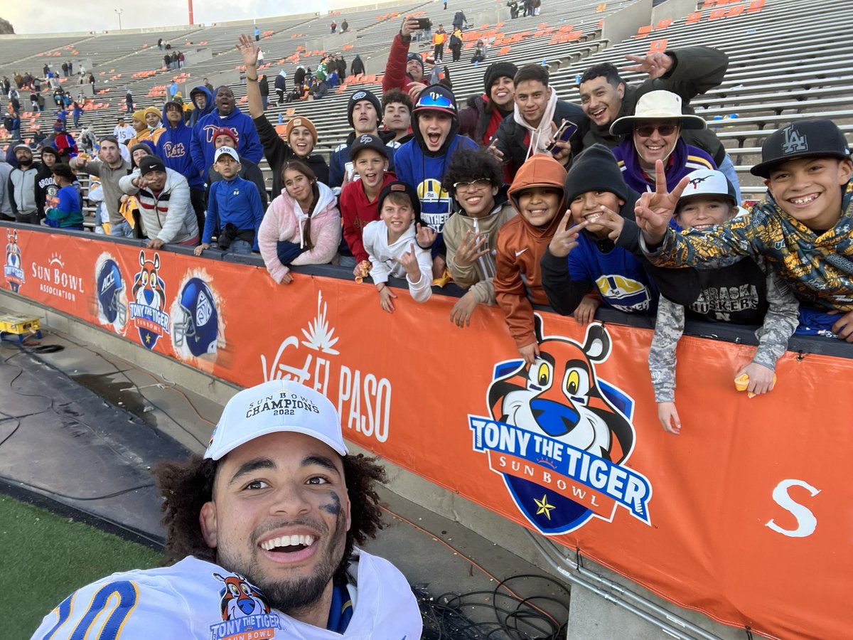 tylarwiltz's tweet photo. What a ride‼️ 💙💛 @Pitt_FB https://t.co/re6kIR9Sej