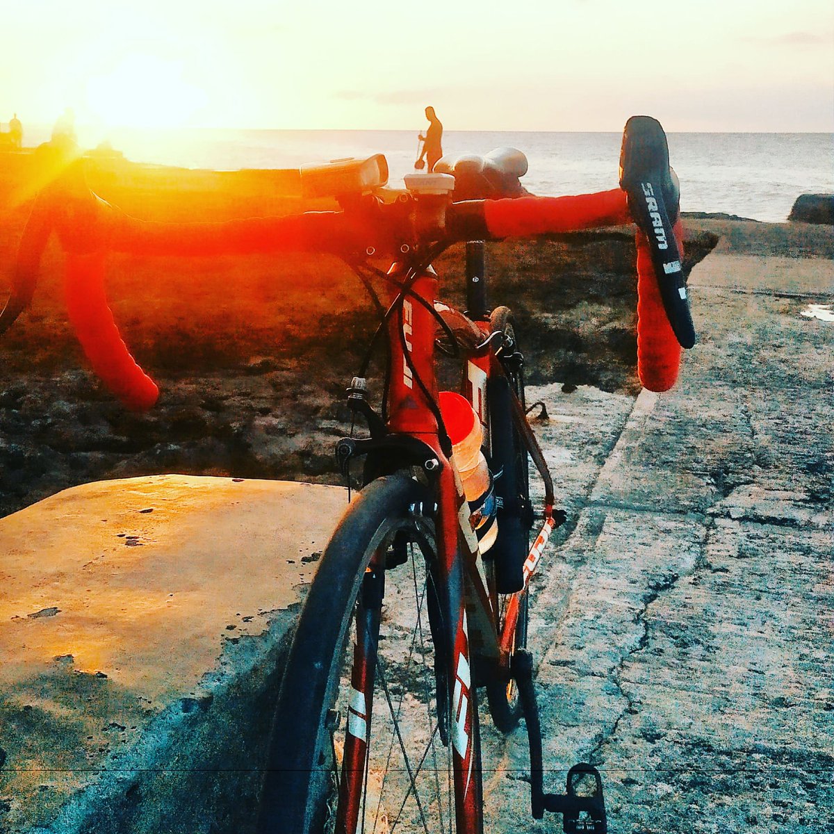 Que bonito atardece en La Habana. 🌅🇨🇺❤️