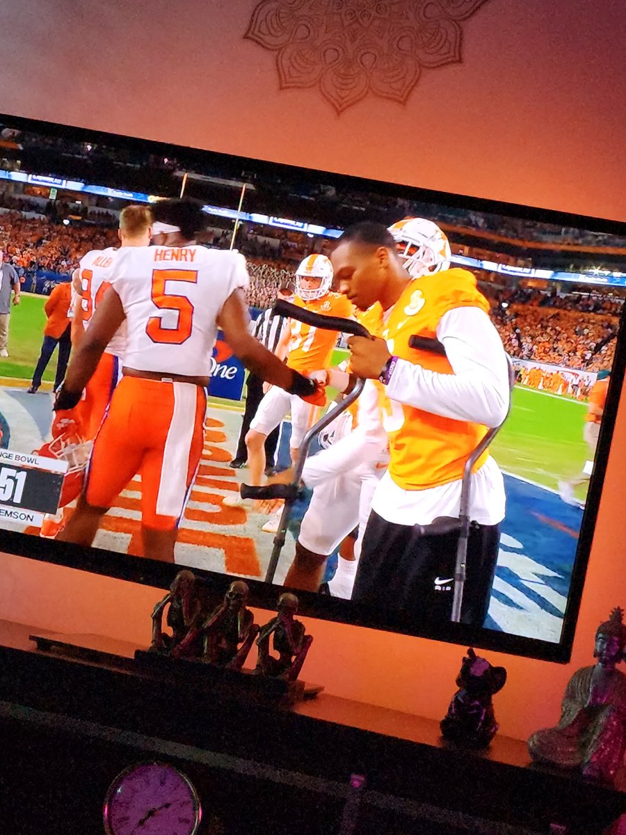 ballerchic99's tweet photo. My guy🧡🧡🧡 @henhook2 https://t.co/MmigvkwE88