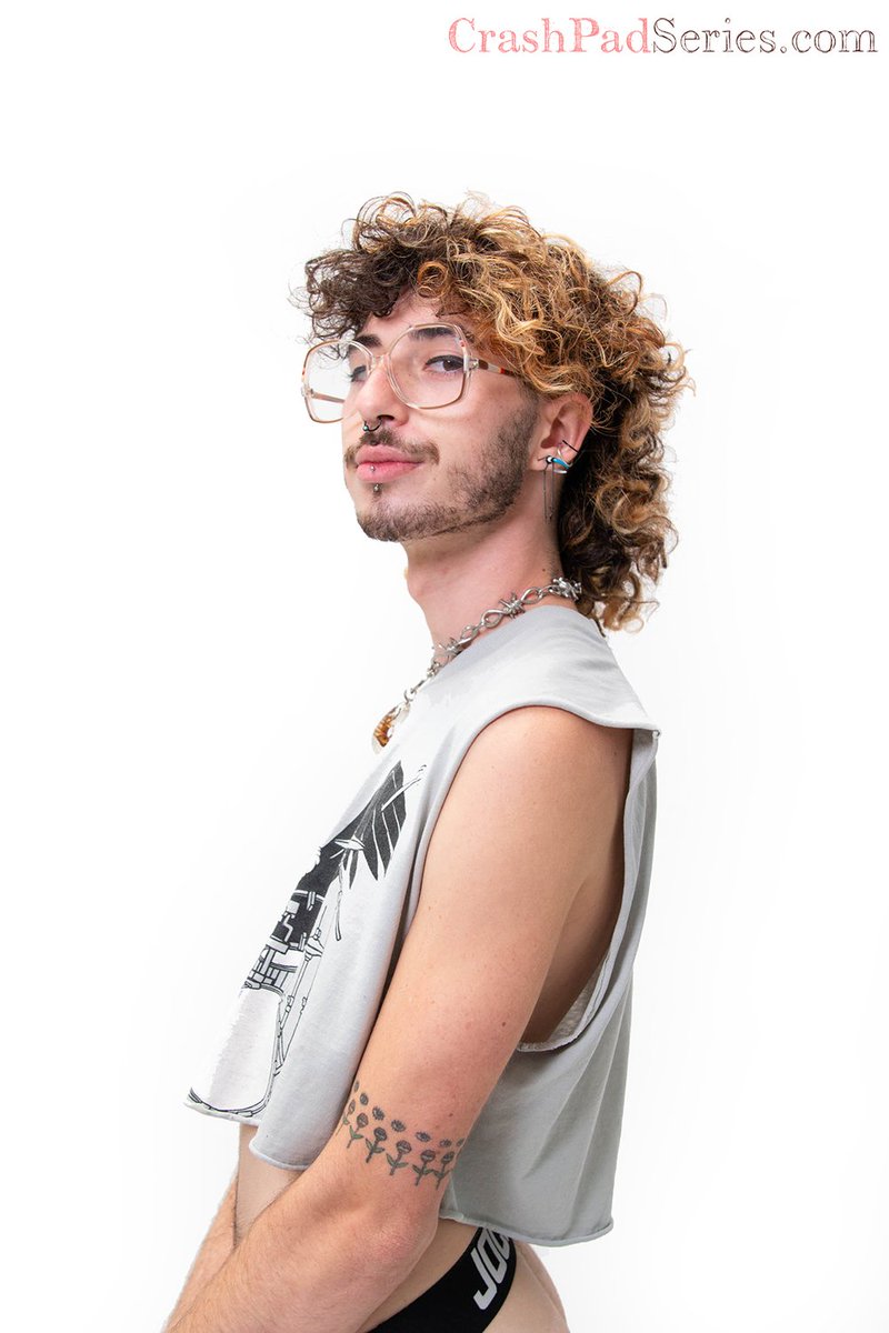 Welcome TALI TEE to the CrashPad!!

"My partner Zelda helped me ease into a more sexual world with sex work and kink, a world I have found a sound place in and continue to explore."

Follow @Tali_Wa and watch his episode here:
crashpadseries.com/queer-porn/cha…