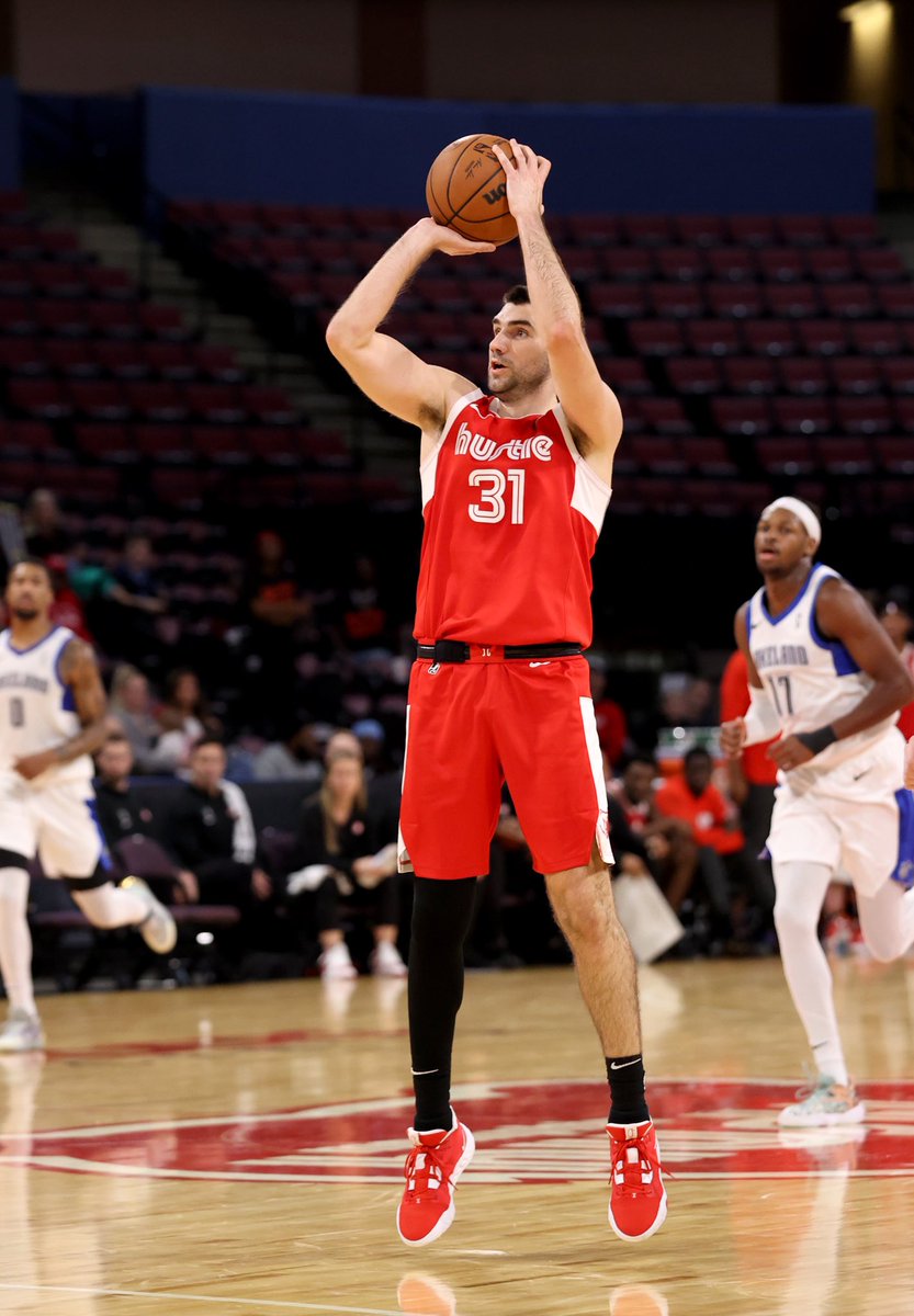 nbagleague's tweet photo. Dakota Mathias = LIGHTS OUT 🔥

The @MemphisHustle sniper now has 20 games in a row with two or more three-pointers! 💻: https://t.co/fLGfbO13fw https://t.co/0i9VUxal58