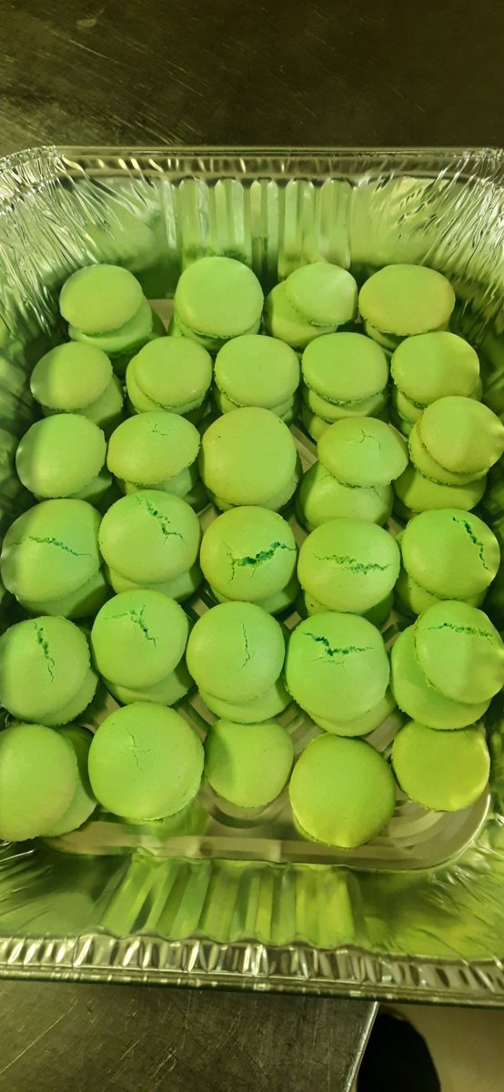 AshokChef3's tweet photo. Chef Ashok kumar
@ChefAshokKumar #pastrychef #executivechef #executivepastrychef #egglessmacroons https://t.co/tEtlHU2pYY