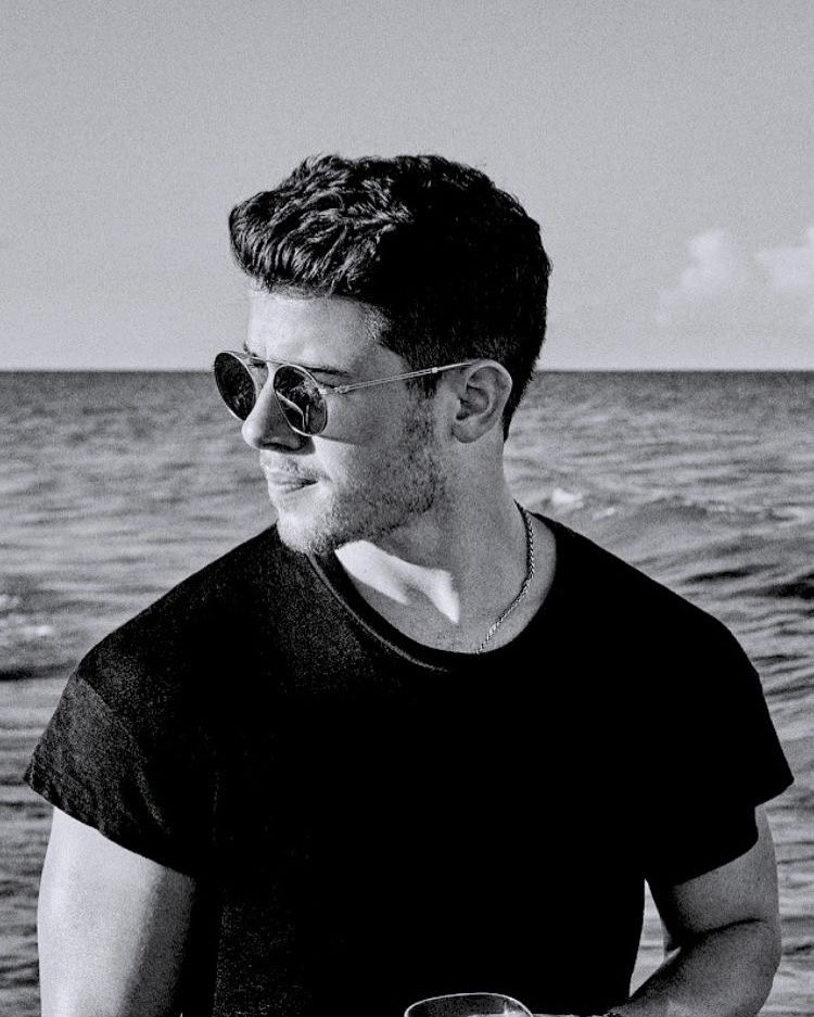 maya (@youngernowfiles) on Twitter photo 