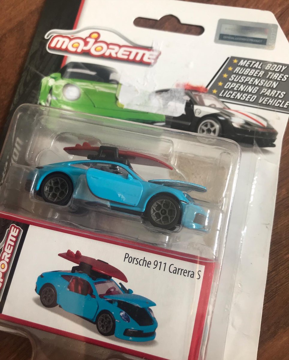 diecast__br's tweet photo. Porsche carrera 911 s 🔥❤️

#majorette 🫶🏾
#diecast 
#Collections 
#cars https://t.co/koXqcAagYH