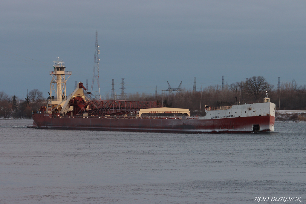 RodBurdick's tweet photo. Passage on Christmas morning 2022
#lauralvanenkevort #josephhthompson #vanenkevort #vanenkevorttugandbarge #stclairriver #tugboat #boatnerd #greatlakes #christmas2022 #tugbarge https://t.co/gWQsLPbjDr