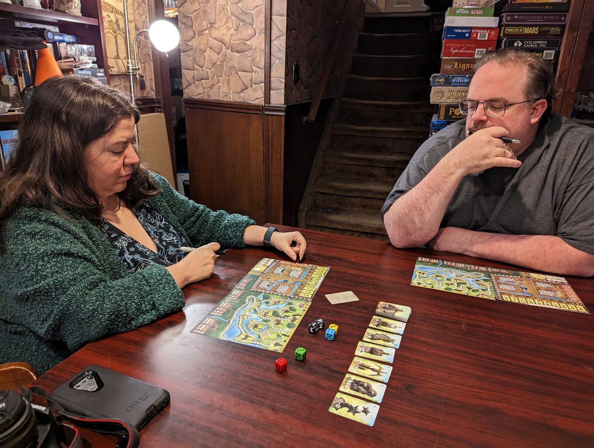 TabletopBellhop's tweet photo. Game Four of not a #SeanCon is Dice Kingdoms of Valeria from @_dailymagic_  and @LeviMote https://t.co/BPA9wcmTeH