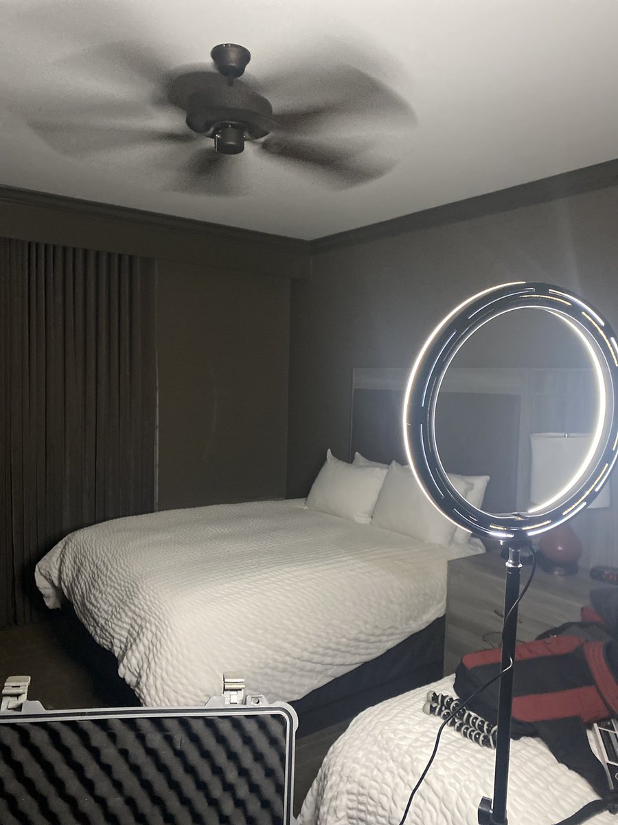 Sean_d_Crow's tweet photo. Was testing out the new ring light I picked up today (for an event tomorrow), and realized the scene I’ve created 😳 https://t.co/lHalVW3qUk