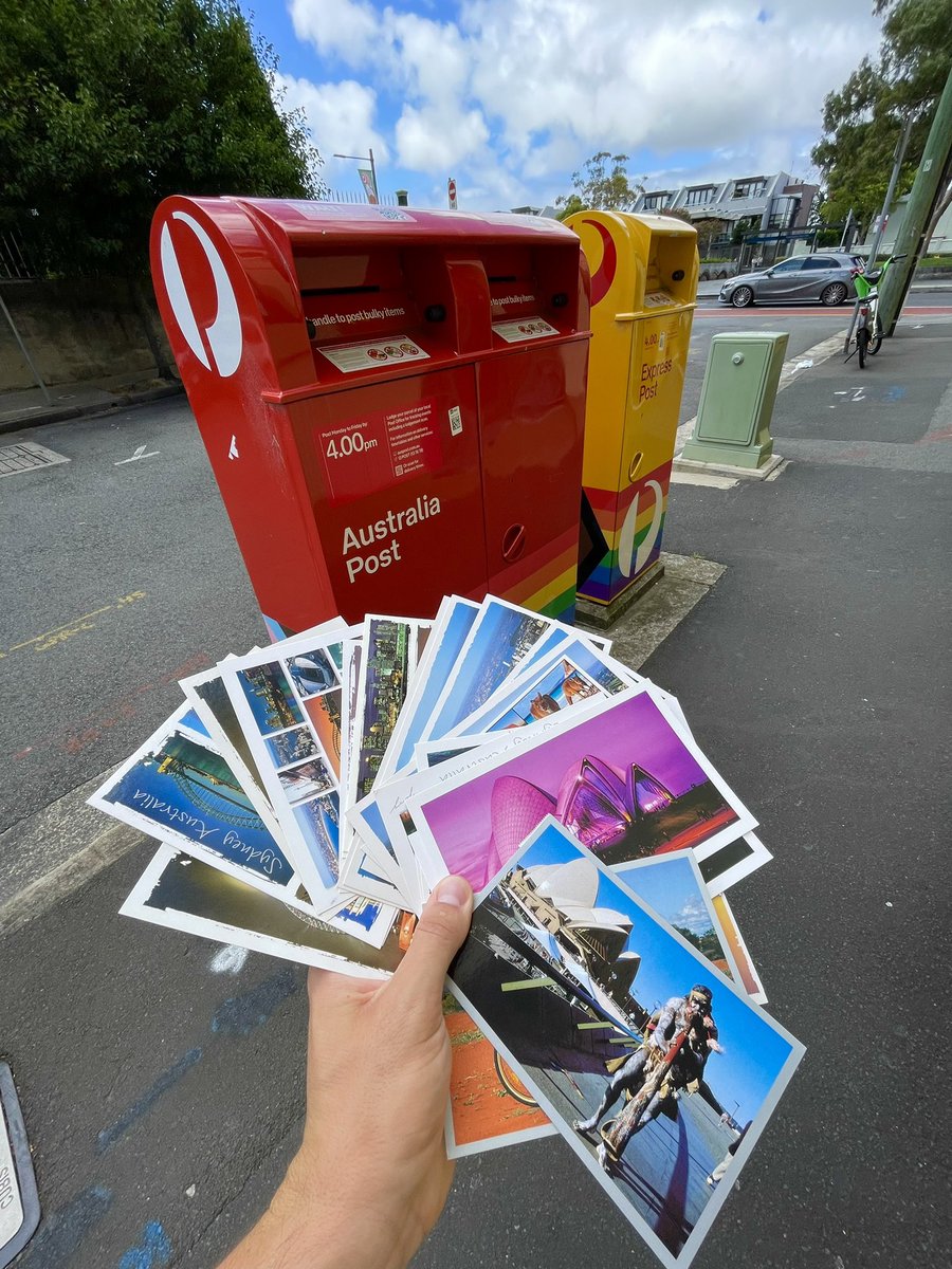 PereGilart's tweet photo. A punt per un cap d’any d’aquests que es recorden. Greetings from Sidney, Australia! 💌💌💌 https://t.co/qGJHcv0fTW