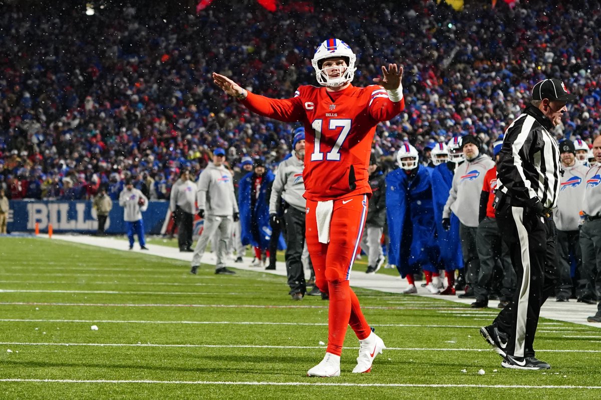 Pickswise's tweet photo. Who's going to get the #1 seed in the AFC? 🤔

🔄 RT: Chiefs
❤️ LIKE: Bills https://t.co/K1y2Bc7gow