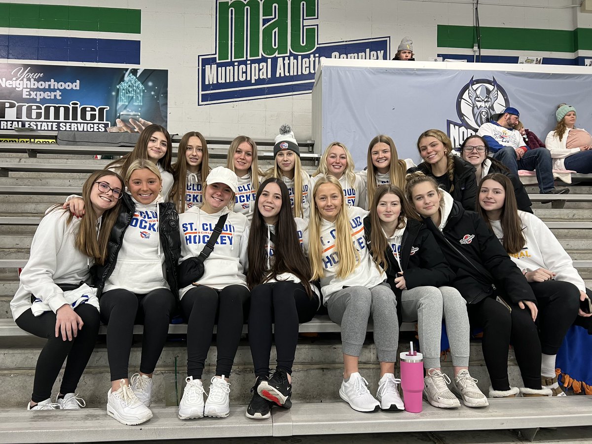 SC_Crush_GHky's tweet photo. Crush girls at the MAC for the Crush vs Crusaders boys game. White out for Charlie!
#SkateFreeCharlie #cb17 https://t.co/M8EdFvkNcf
