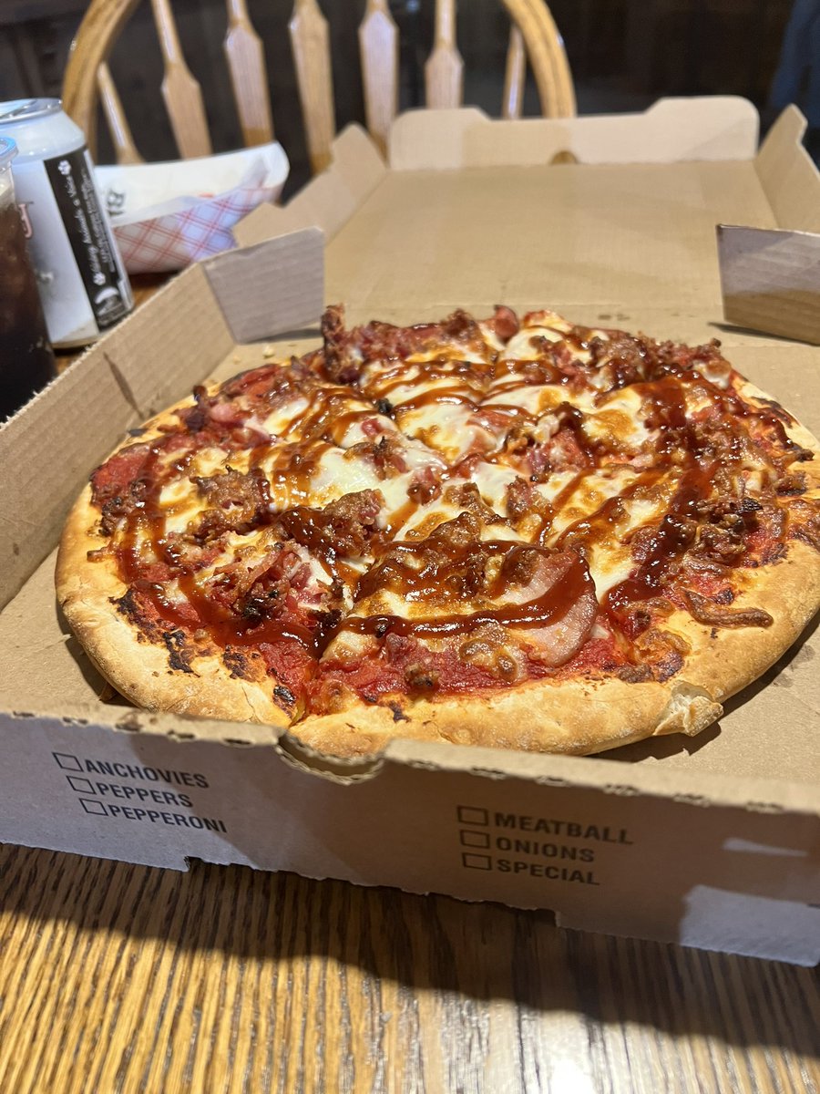 HAT333's tweet image. Fun little trip to @CrownValleyBrew great food and great drinks! #drinklocal #drinkmo