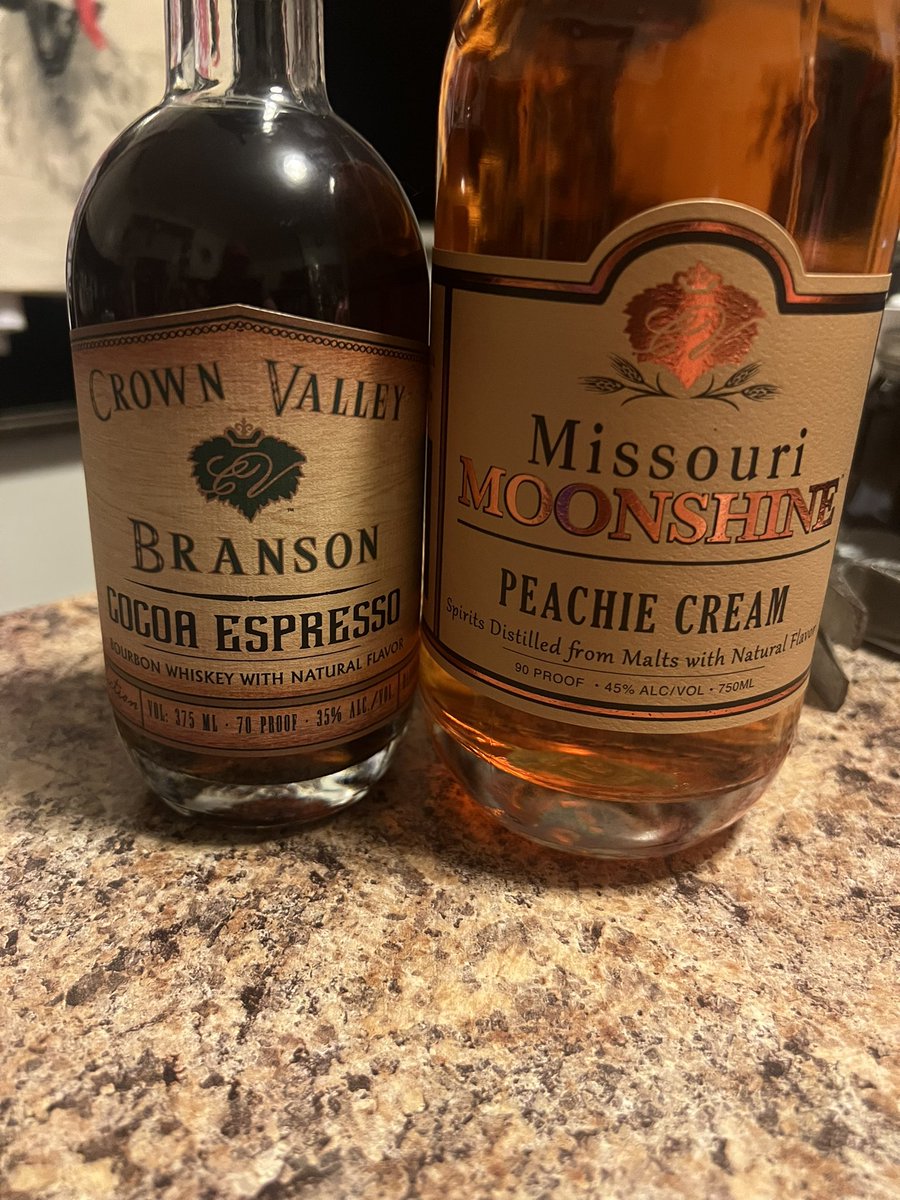 HAT333's tweet image. Fun little trip to @CrownValleyBrew great food and great drinks! #drinklocal #drinkmo