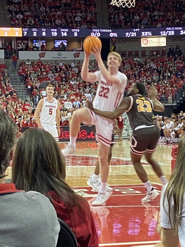 mjvan's tweet image. Great seats for the Badger game. Thanks to Shortline.