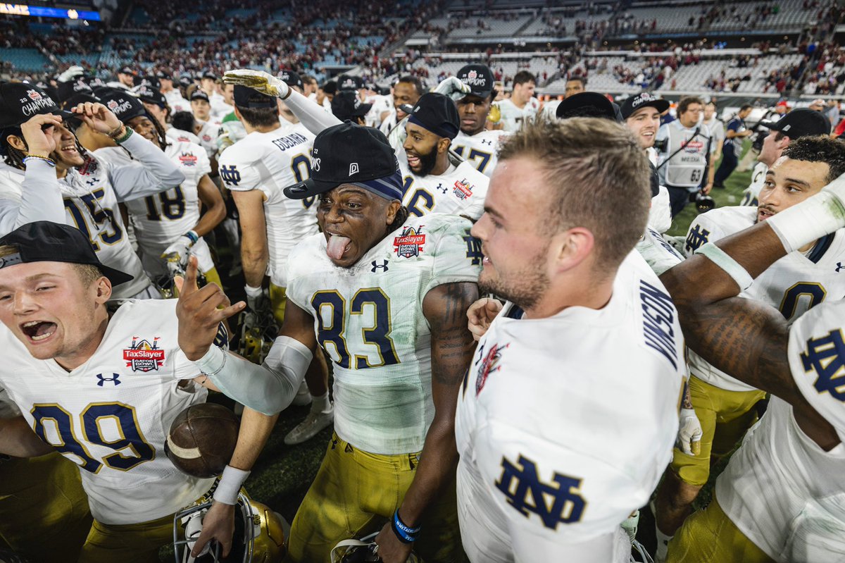 NDFootball's tweet photo. Great day to be Irish ☘️ 

#GoIrish https://t.co/mcbbm33Ah1