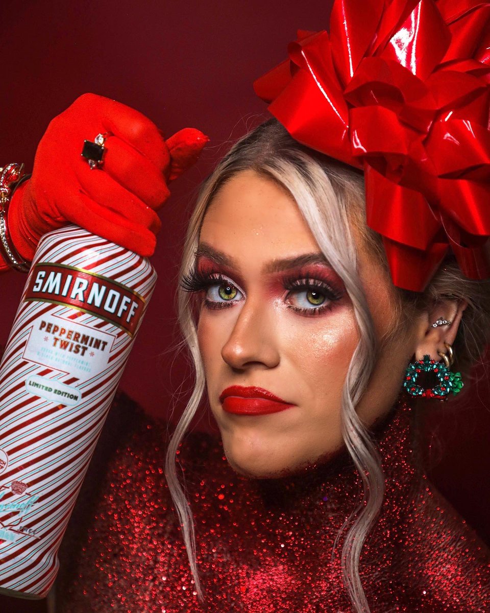 Its_kkowens's tweet photo. @SmirnoffUS All the men on my dating apps think I’m sponsored by you bc I took this silly lil pic in the middle of my Christmas card shoot so…

If you ever need a model/photographer in one😂😭💗 https://t.co/jBKLXXC2cc