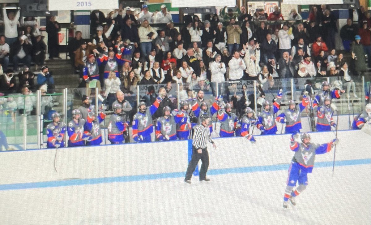 stccrushbhockey's tweet photo. Two periods complete here and we lead 1-0 🧡💙 #CB17 https://t.co/AdyhYb4Nu5