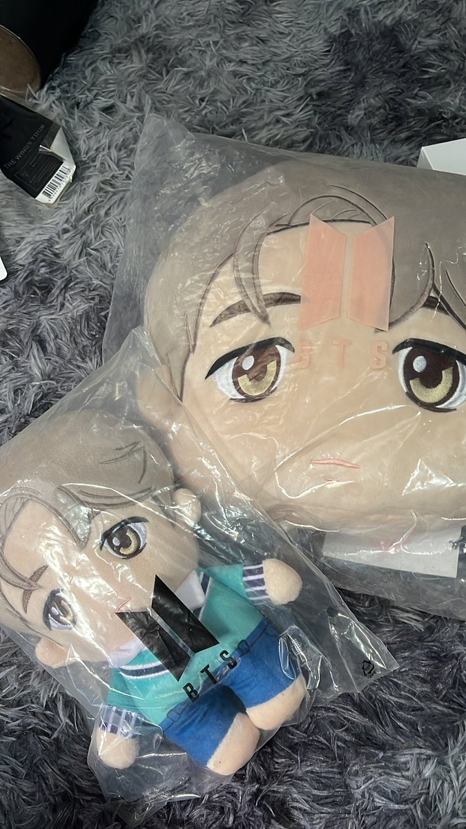 Sealed Flat and Face Cushion 
PHP1,500 - Set Only