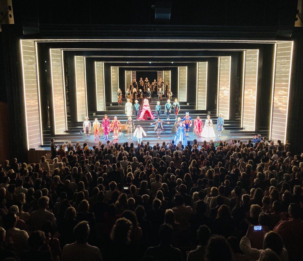 Repeated standing ovations for #Amadeus at the ⁦<a href="/SydOperaHouse/">Sydney Opera House</a>⁩. A triumph of a show with ⁦<a href="/michaelsheen/">michael sheen 💙</a>⁩ as a brilliantly humane Salieri; and in Rahel Romahn as Mozart a star is born. Audacious, wondrous theatre - with orchestra! Bravo ⁦⁦@redline__prod⁩