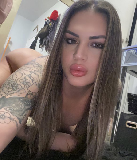 Hiiii 😈 https://t.co/b7rJ3dqVfM