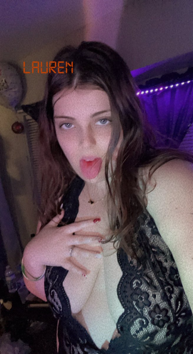 uwuxxxlauren's tweet photo. go follow my onlyfans! Here’s the link and it’s in bio. https://t.co/Cn5F7UnMqr https://t.co/TiOFwfVu2D