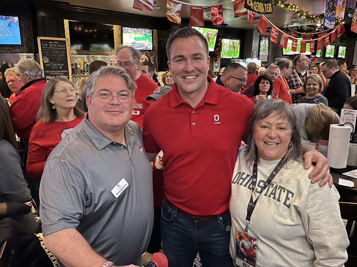 BuckeyeMolly's tweet photo. Lovely night with @osuatl and special guest @BenHartsock! 

Less than 24 hours until the Peach Bowl! Let’s #GoBucks!
#BuckeyeForLife https://t.co/MxE8kBXP3D