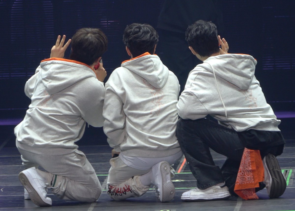 fss36esca's tweet photo. 옹기종기 모여있는 오빠들 보면 몽글몽글🥺🧡 https://t.co/QM93D5I581