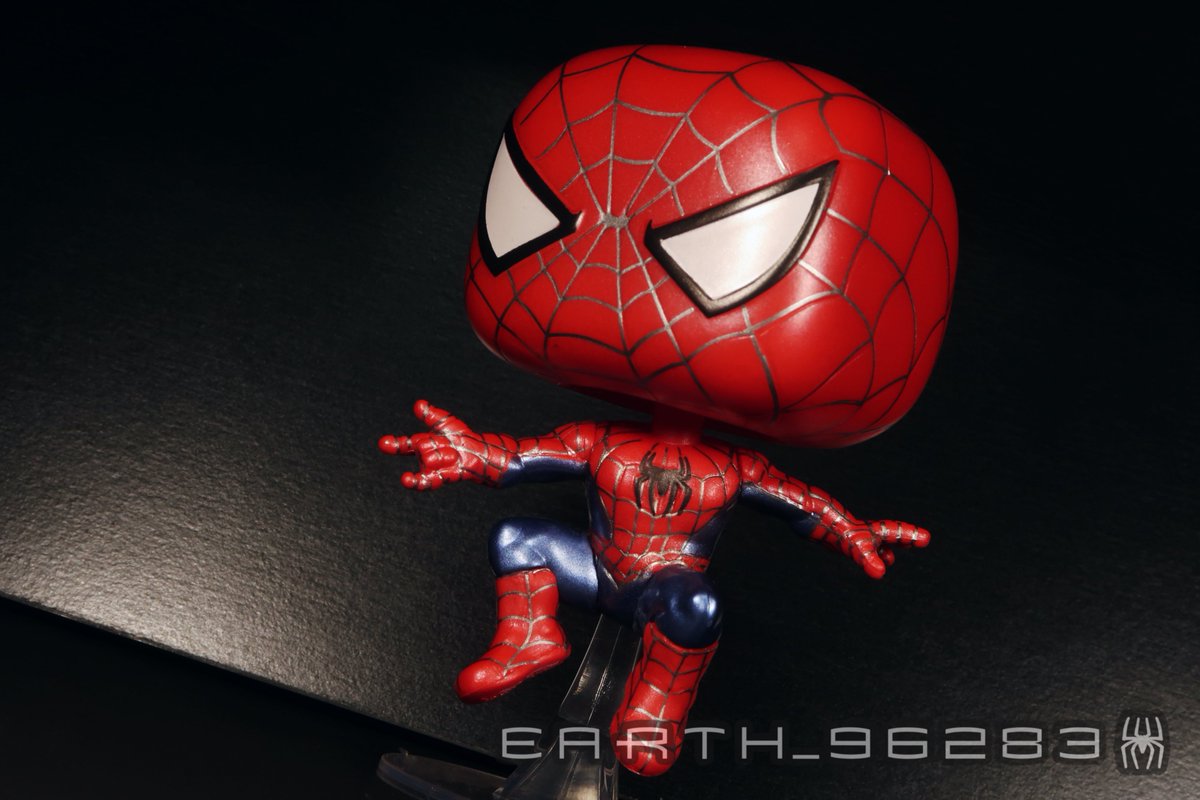RT @EARTH_96283: Took some better shots of the Hot Topic exclusive ‘Metallic’ NWH Raimi Spider-Man Funko https://t.co/FyCPR87E9N