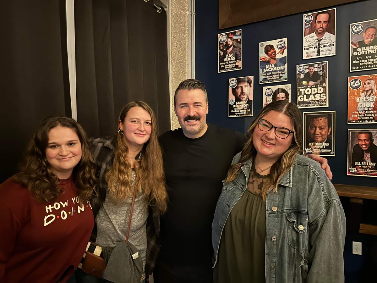 KaylaCornett88's tweet photo. @peteleetweets was willing to risk his life to do a show in Springfield! My friends and I enjoyed it and we are ready for when you're back next year! https://t.co/10sXR3dpmd