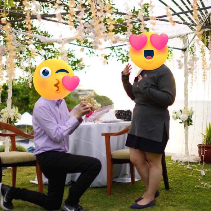 I have 2 close customers, often order my comm every year for they anniversaryThis December, he is going to propose to his girlfriend.But the real surprise is, even though I didn't know where he proposed but I drew like I was thereI Hope you have a warm,happy and faithful life 