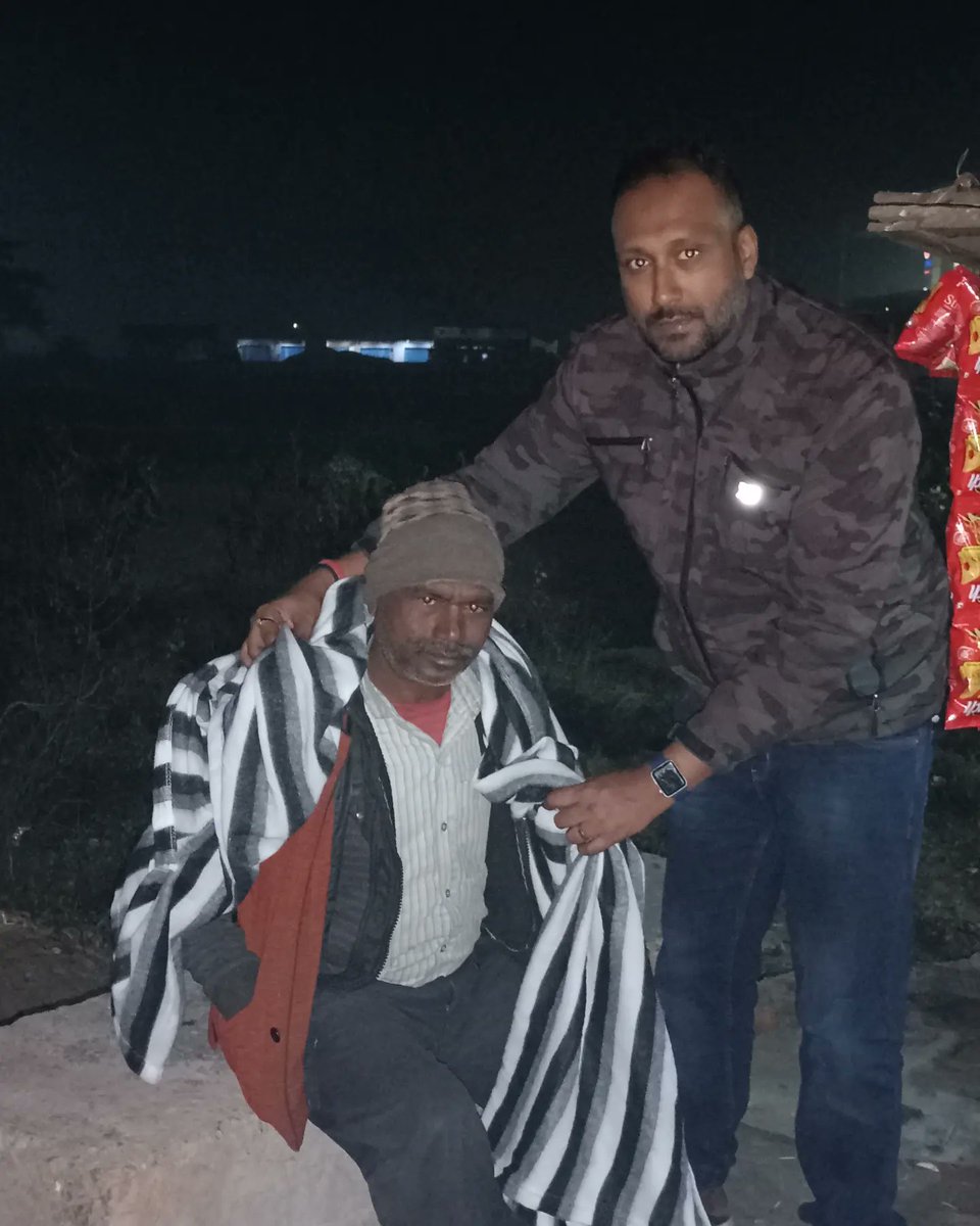 T1608Trivedi's tweet photo. Blanket distribution to needy! ❄️

नर सेवा - नारायण सेवा 🙏
#BJYMCares https://t.co/cQaYJlepGu
