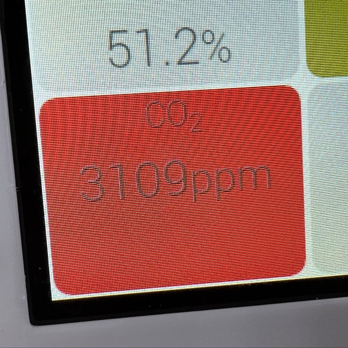 GOROman's tweet photo. うーむCO2 3109ppmとかになる(おかしい
#AirQualityProject https://t.co/d0PwytENab