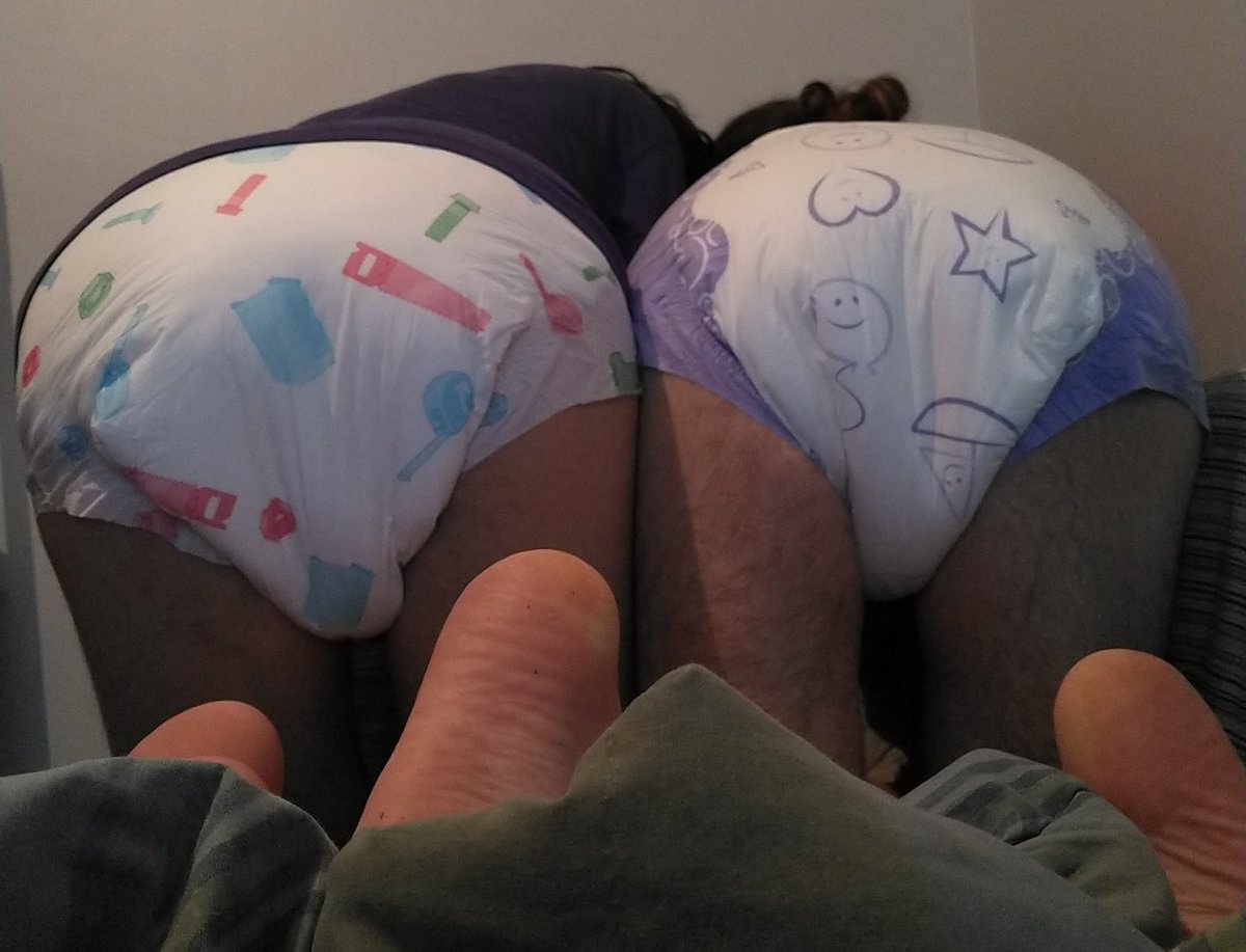 Can't think of anyone I'd rather spend the last BDF of 2022 with~

🍑: <a href="/MoonBabC/">moonbabc.bsky.social</a>