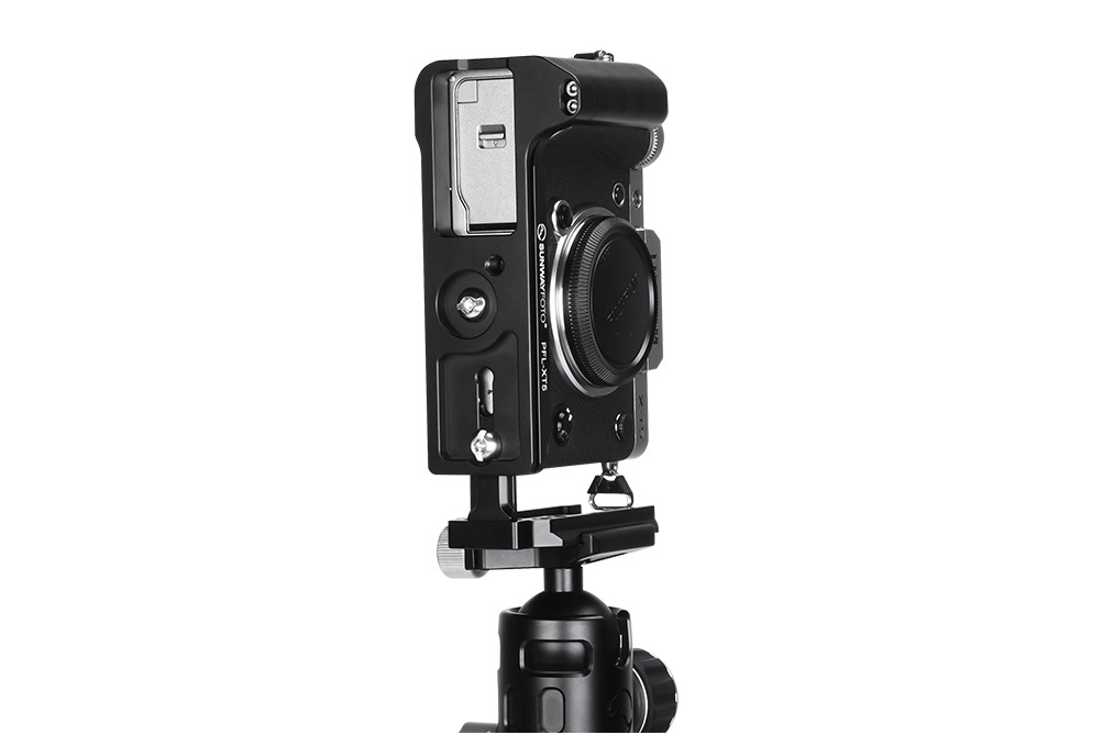 Sunwayfoto2's tweet photo. Next comes the two piece L Bracket dedicated to the Fujifilm X-T5.
The PFL-XT5 L Bracket together with a simplified version the PF-XT5 base plate with Grip.
More info: https://t.co/bapFphwYTQ
MAP: PFL-XT5 US$ 54.95
PF-XT5 US$ 34.95
#sunwayfotopflxt5 #sunwayfotopfxt5 #lbracket https://t.co/2LNexKRH8h
