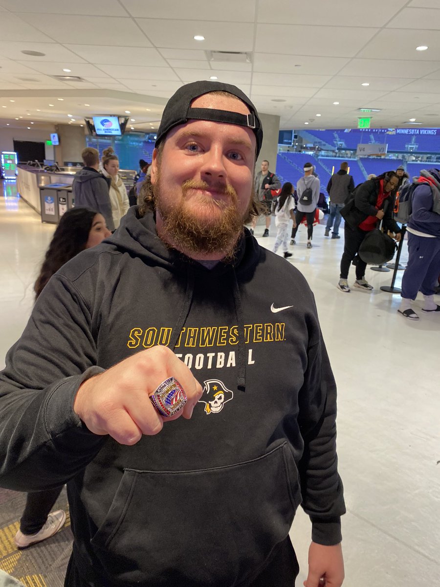 slim1fan's tweet photo. Got the win! @77Hackett @slim1fan #AllAmericanBowl https://t.co/ypy9KROovv