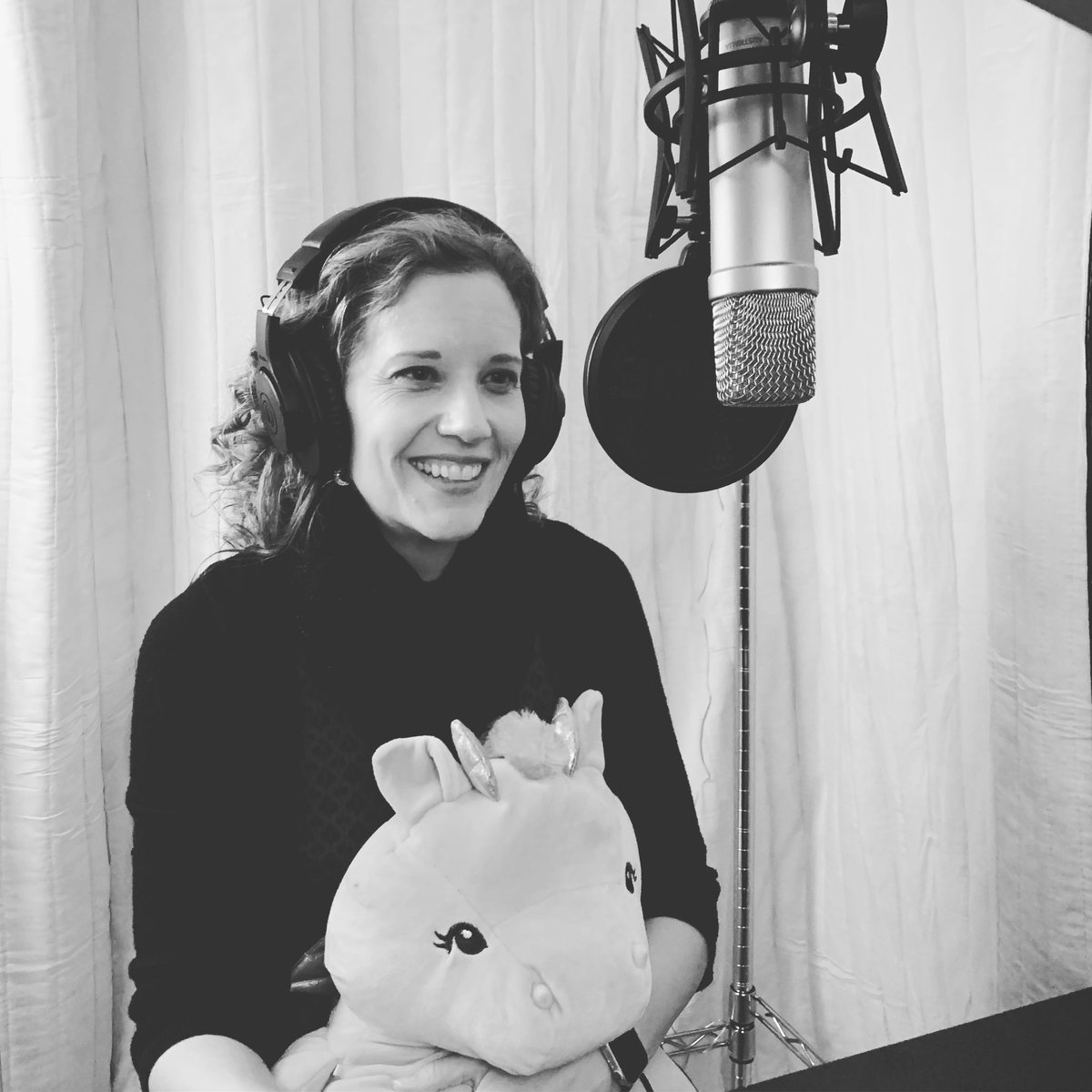 amytallmadge's tweet photo. 19 audiobooks. ~35 hrs of Sleep Stories, Meditations, & some other good stuff.
Sometimes, life doesn’t turn out how you expect - it turns out better. And it never hurts to have a stuffed dragon in your booth. Here’s to 2023.
#audiobooknarrator #sleepstorie #sleepapp https://t.co/3ojiutoK13
