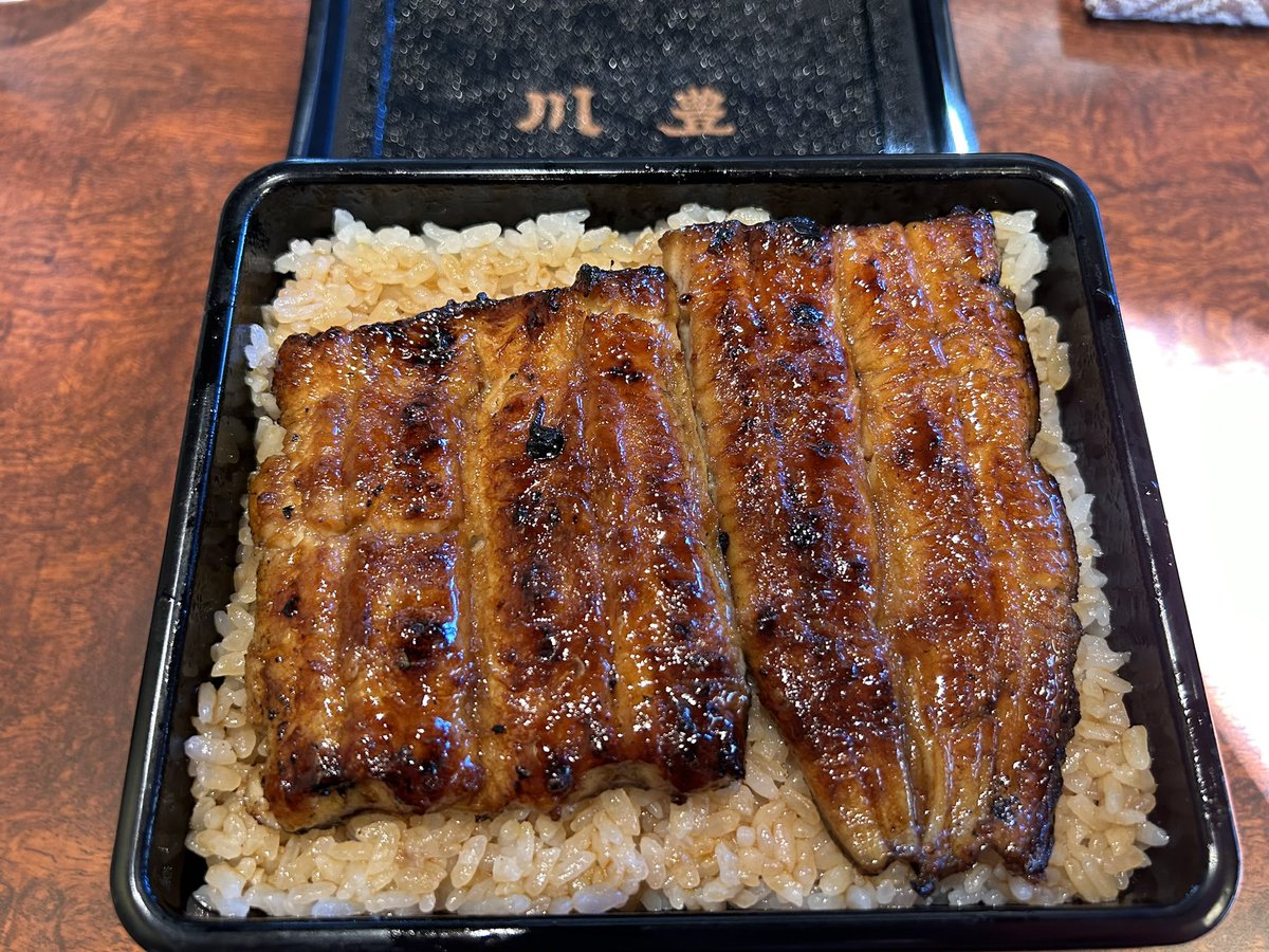 PAPUA43849515's tweet photo. ちょっと早いですが成田山に初詣に行ってきました

#成田山　#うなぎ　#初詣 https://t.co/H6WEUm75d3