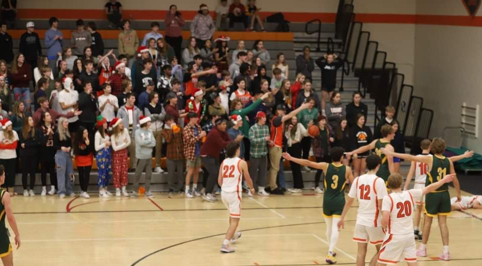 KeeneHSBoysHoop's tweet photo. Excited to kick off 2023 back in The Cage against @Tideboyshoops! Mark your new calendar for Tues. 1/3/23.

Frosh - 4:15
JV - 5:30
Varsity - 7:00

See you there! 

@Chris_Detwiler
@nhsportspage 
@603Ball https://t.co/ln70nMeYJp