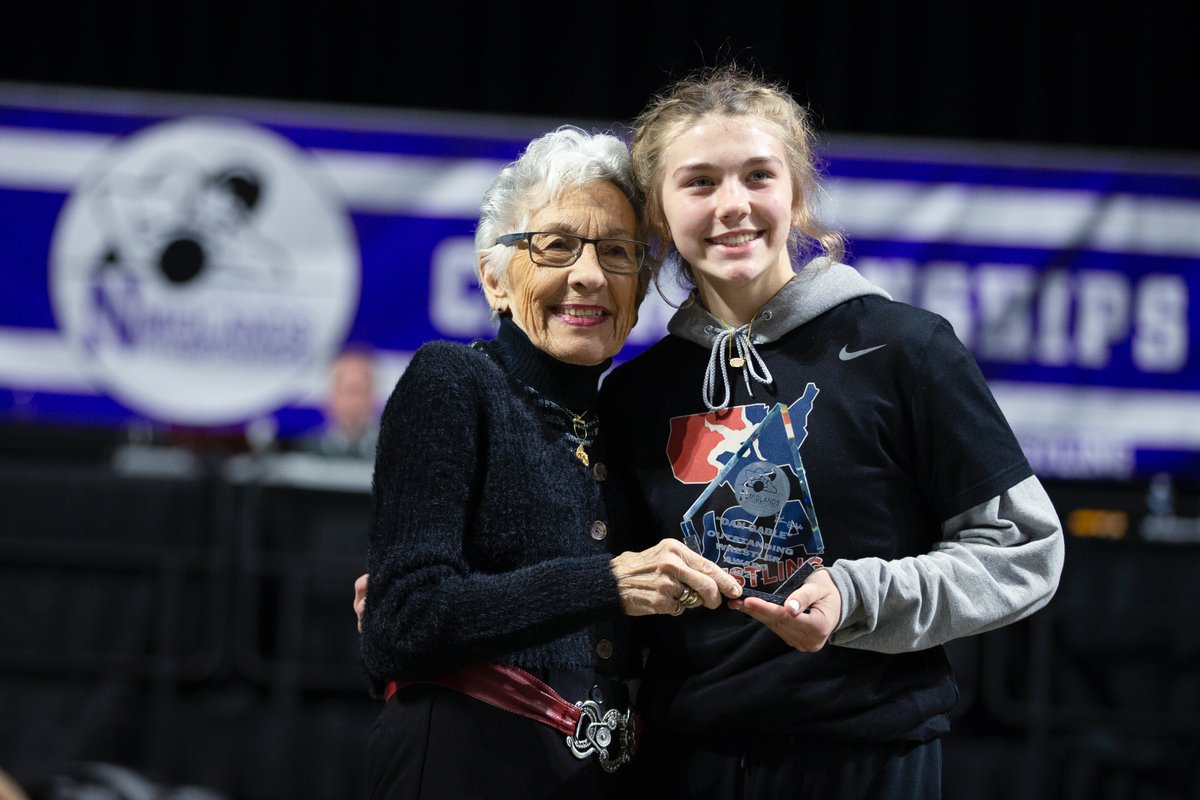 MidlandsChamps's tweet photo. The inaugural women's recipient of the Dan Gable Outstanding Wrestler Award is Carly Ceshker, who won by fall in the finals at 123 pounds.

#Midlands58 https://t.co/XRfzLXC3lU
