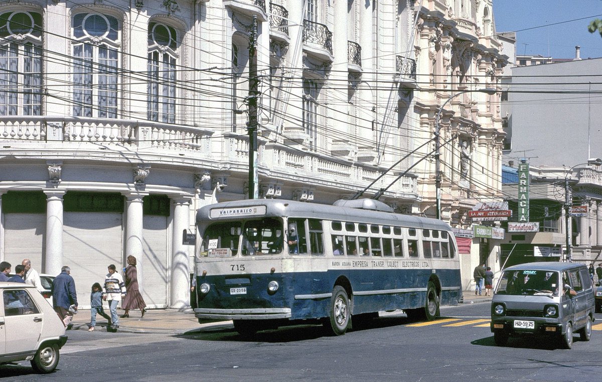 RenzoVaccarezza's tweet photo. La red de Trolebuses de #Valparaíso opera desde el 31 de diciembre de 1952, siendo actualmente la única red de trolebús en #Chile. https://t.co/ECYML3kx4V
