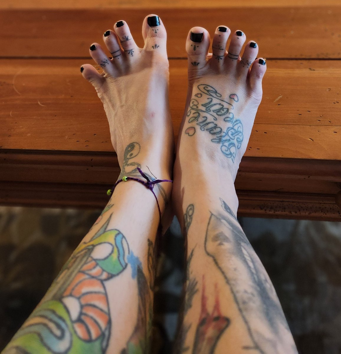 ScarletRainFeet's tweet photo. @aDrunkDesi https://t.co/2wR1xyQvyZ