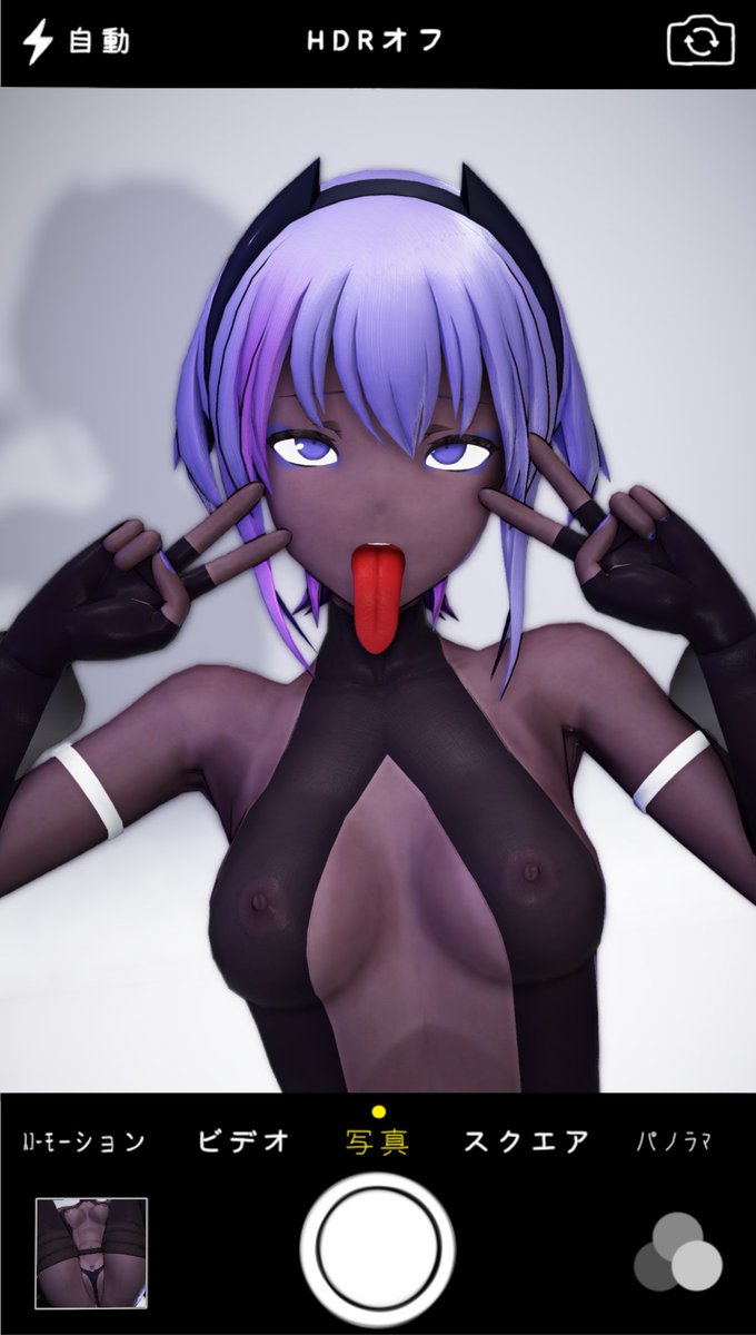 静謐ちゃんピースして✌️✌️ 