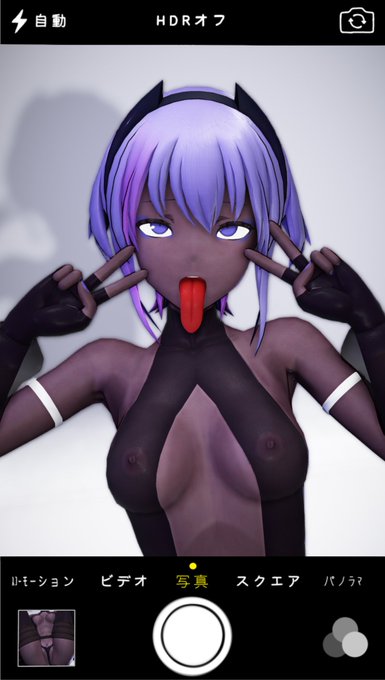 静謐ちゃんピースして✌️✌️ 