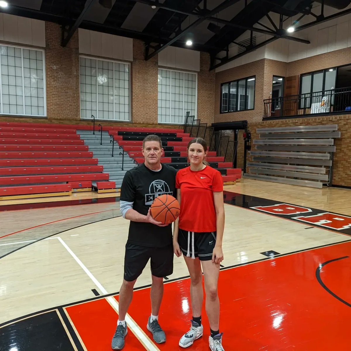 Harper_Dunn_14's tweet photo. Thank you Coach Schooley!!! #jumphook @AbqBballClub @coach_bmase https://t.co/VgKDZZyErJ