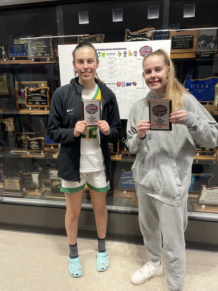 lizzybennett23's tweet photo. Grateful to receive PIL Holiday Classic All-Tournament Team! https://t.co/OzicUvj8YQ